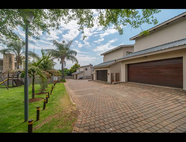 3 BEDROOM DUPLEX FOR SALE IN BLACKHEATH